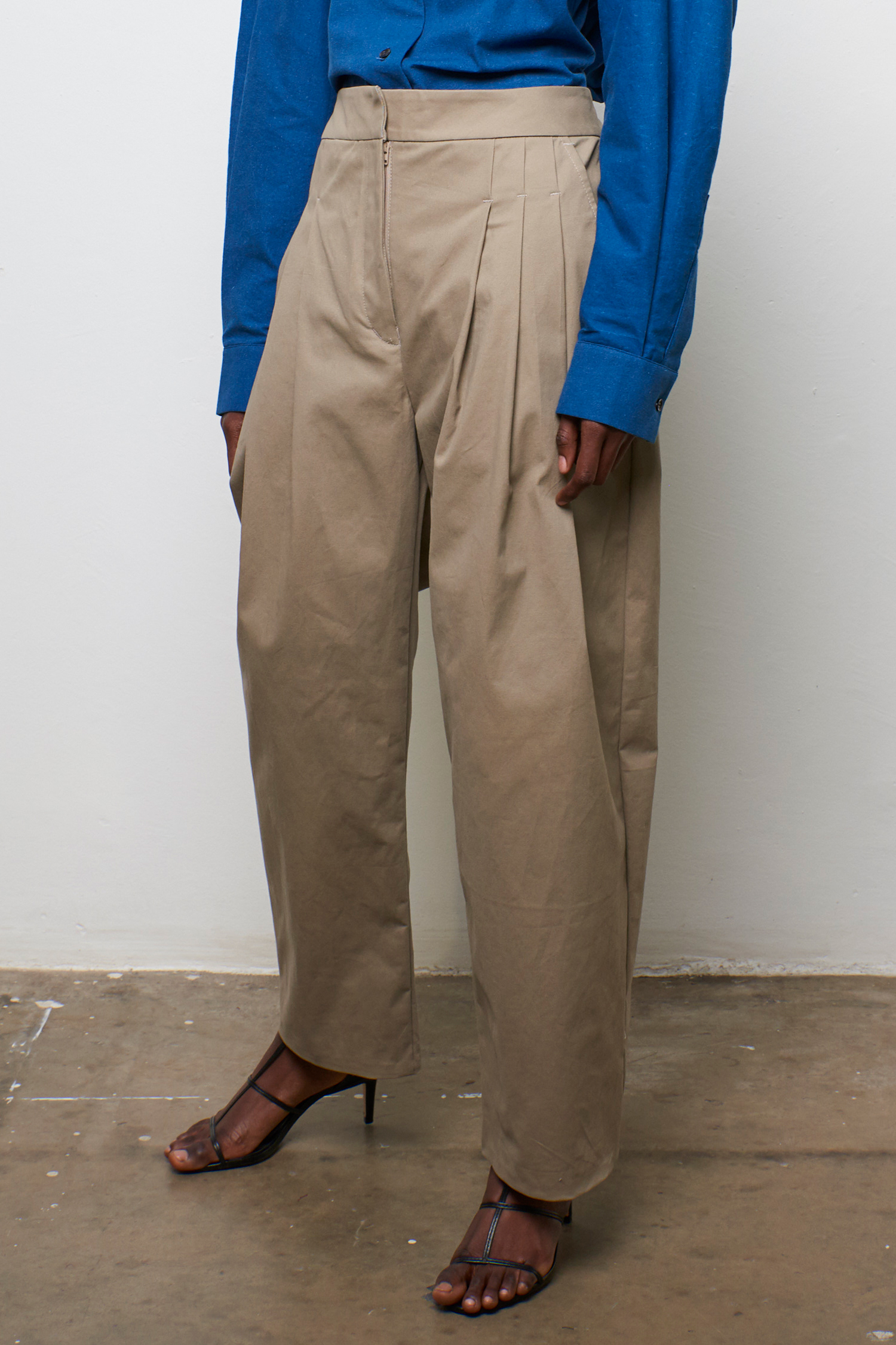 UNI FORM | Pleat Front Trouser