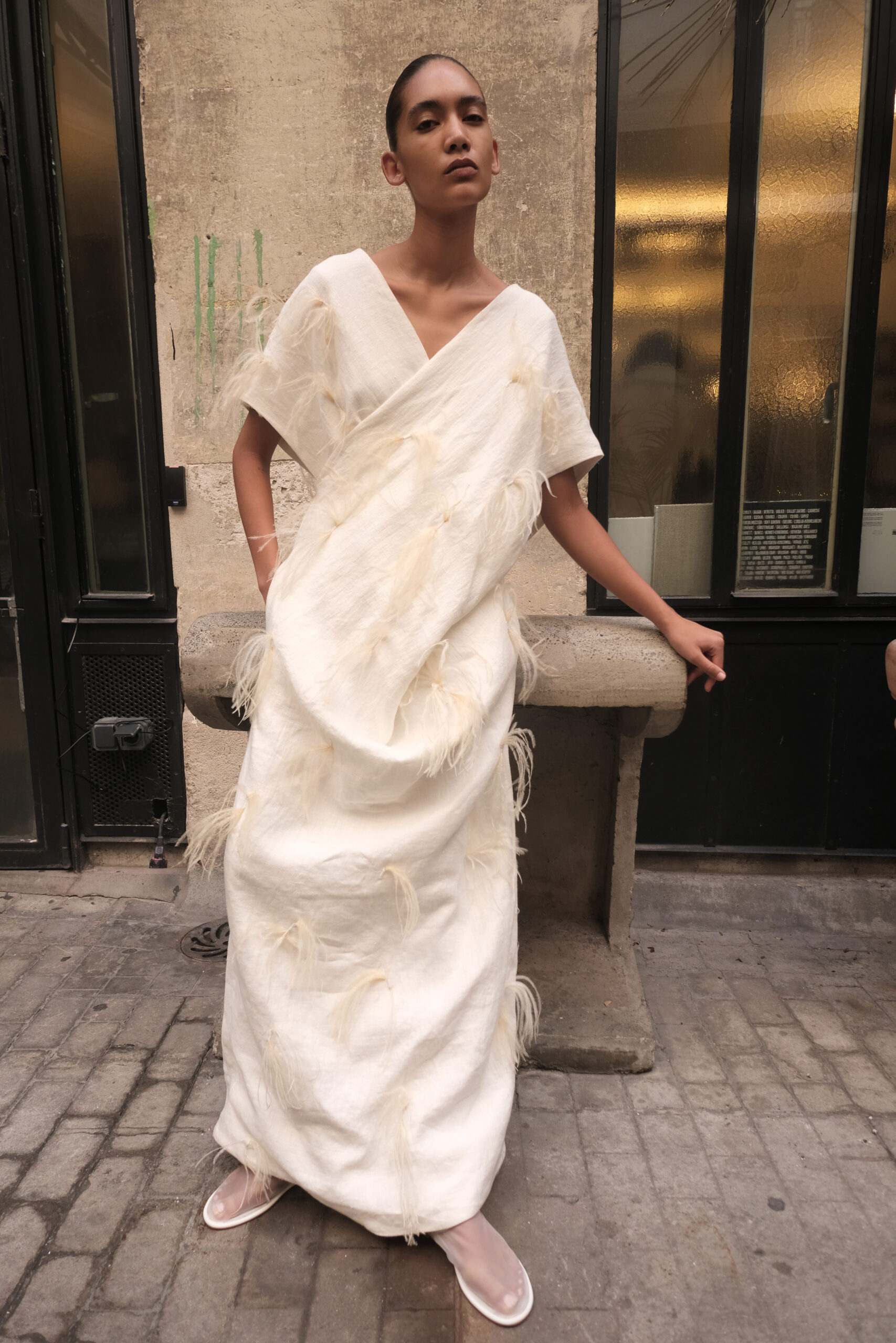 FEATHER CLOTH SETUP 未使用 UNI FORM | Cross Over Feather Dress